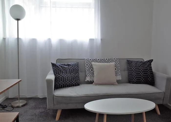 1 Bedroom Apartment With Free Parking