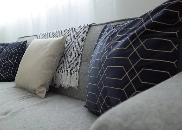 1 Bedroom Apartment With Free Parking