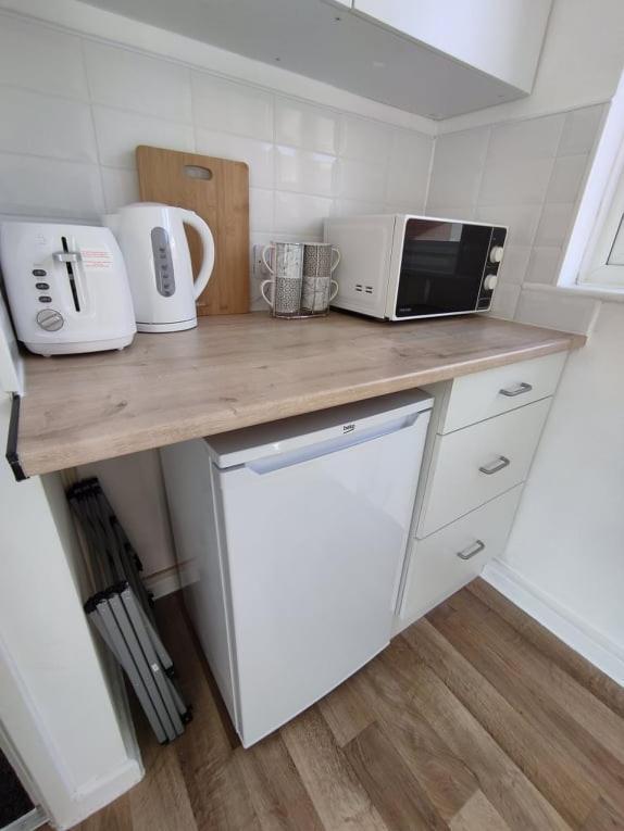 1 Bedroom With Free Parking * Weymouth